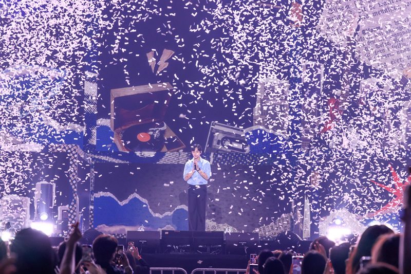 กรังด์ปรีซ์ฯ ทำถึงมาก สร้างปรากฏการณ์สุดพิเศษในแฟนมิตติ้งซุปตาร์คิมซูฮยอน
ทุ่มสุดตัวด้วยโปรดักชั่นระดับคอนเสิร์ต ทำแฟนๆด้อมไทยเคลิ้มฟินฉ่ำกันทั้งฮอลล์