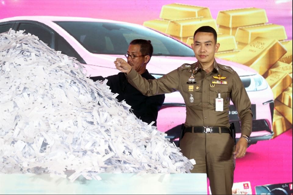 ออมสิน จับ 111 รางวัล มอบโชคลูกค้าบัตรเดบิตแคมเปญฉลอง 111 ปี