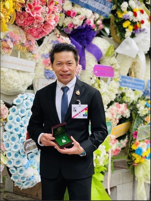 เชฟรอนเข้าเฝ้าฯ พระราชทานของที่ระลึกเนื่องในวันมหิดล ปี 2567
ในฐานะผู้ทำคุณประโยชน์ให้กับคณะแพทยศาสตร์ศิริราชพยาบาล มหาวิทยาลัยมหิดล
 