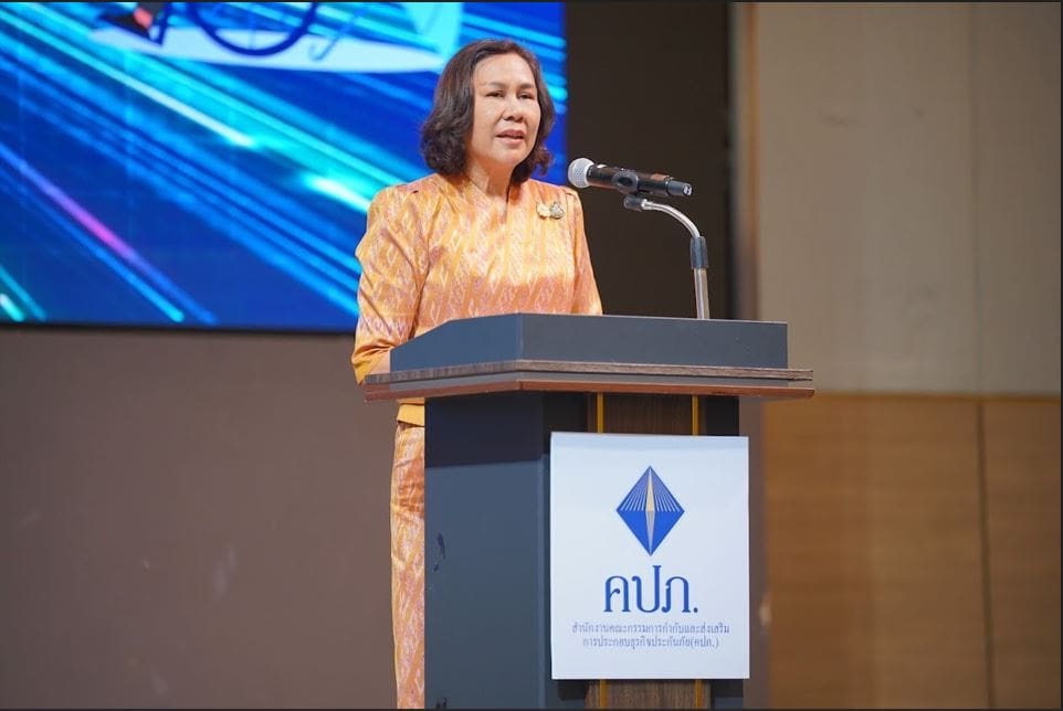 คปภ. ลงพื้นที่ Road Show ให้ความรู้ด้านการประกันภัยและการฉ้อฉลประกันภัย แก่นักเรียนและนักศึกษา พร้อมเปิดเวทีสัมมนาติดอาวุธทางความคิดไขปมประกันภัยลดความเสี่ยง แก่ประชาชนและผู้ประกอบการ SMEs ในจังหวัดนครสวรรค์