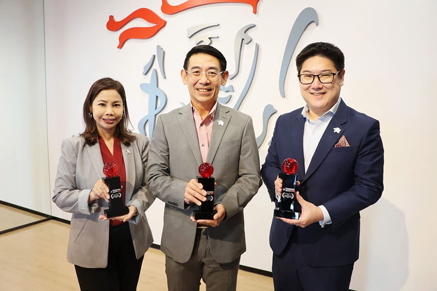 พรูเด็นเชียล ประเทศไทย คว้า 3 รางวัลเกียรติยศ จาก Insurance Asia Awards 2024ตอกย้ำองค์กรที่มีลูกค้าเป็นเข็มทิศนำทาง พร้อมกับการสร้างสรรค์สังคม