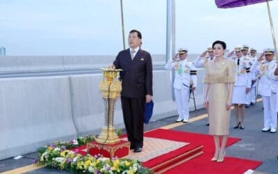 พระบาทสมเด็จพระเจ้าอยู่หัว และสมเด็จพระนางเจ้าฯ พระบรมราชินี เสด็จฯ ทรงเปิดสะพานทศมราชัน