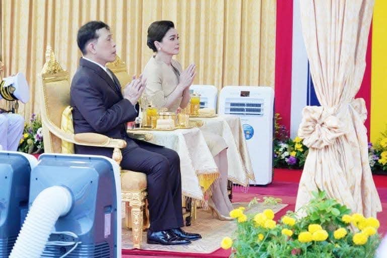 พระบาทสมเด็จพระเจ้าอยู่หัว และสมเด็จพระนางเจ้าฯ พระบรมราชินี เสด็จฯ ทรงเปิดสะพานทศมราชัน