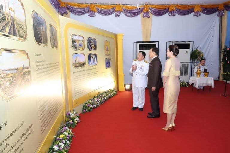 พระบาทสมเด็จพระเจ้าอยู่หัว และสมเด็จพระนางเจ้าฯ พระบรมราชินี เสด็จฯ ทรงเปิดสะพานทศมราชัน
