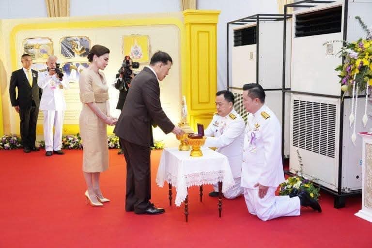 พระบาทสมเด็จพระเจ้าอยู่หัว และสมเด็จพระนางเจ้าฯ พระบรมราชินี เสด็จฯ ทรงเปิดสะพานทศมราชัน