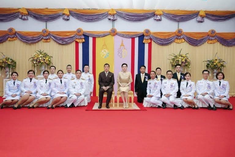 พระบาทสมเด็จพระเจ้าอยู่หัว และสมเด็จพระนางเจ้าฯ พระบรมราชินี เสด็จฯ ทรงเปิดสะพานทศมราชัน