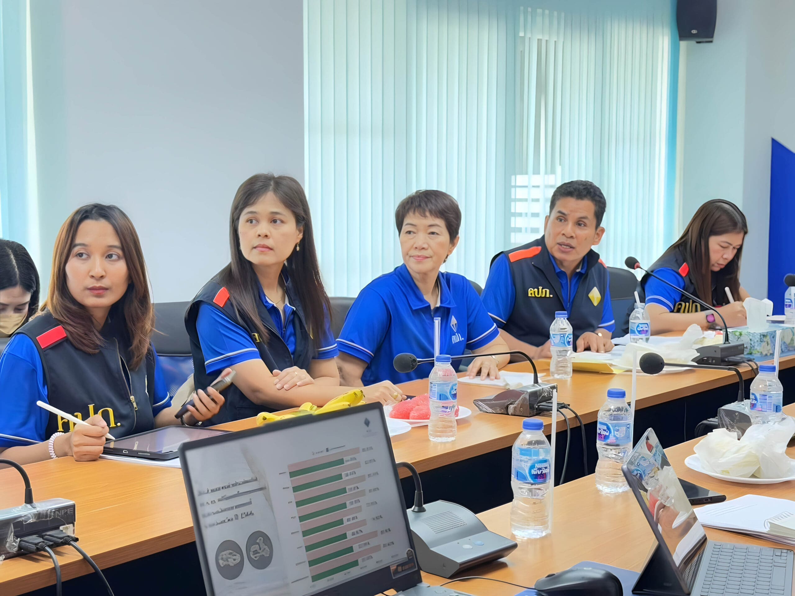 เลขาธิการ คปภ. ลงพื้นที่ตรวจเยี่ยมจุดบริการประชาชน จังหวัดนครศรีธรรมราช เตรียมพร้อมให้ความช่วยเหลือประชาชนด้านการประกันภัย เพื่อความปลอดภัยทางถนนช่วงเทศกาลปีใหม่ 2568