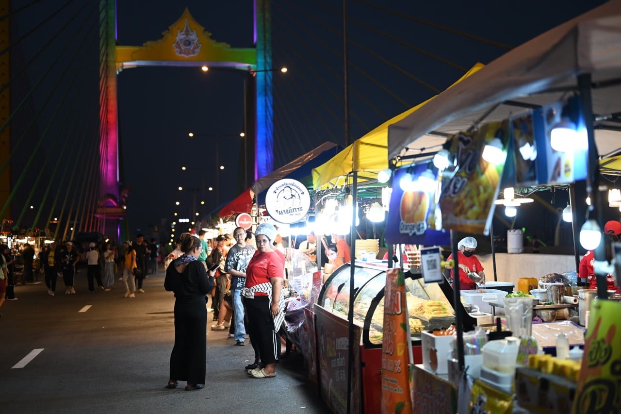 เริ่มแล้ว! มหกรรมสุขเต็มสิบ ฉลองเปิดสะพานทศมราชัน

พบกับ 5 ไฮไลท์ อิ่มฟิน ช้อปสนุก ชมวิวสวยครั้งสำคัญก่อนเปิดใช้งานจริง