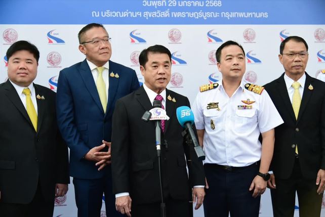 “สุริยะ” ปล่อยรถคันแรกใช้ “สะพานทศมราชัน” สะพานขึงข้ามแม่น้ำเจ้าพระยากว้างที่สุดในประเทศไทย ช่วยอำนวยความสะดวกในการเดินทางให้ประชาชน แก้ปัญหาการจราจรถนนพระราม 2 และทางด่วน คาดลดความแออัดเหลือ 75,325 คันต่อวัน