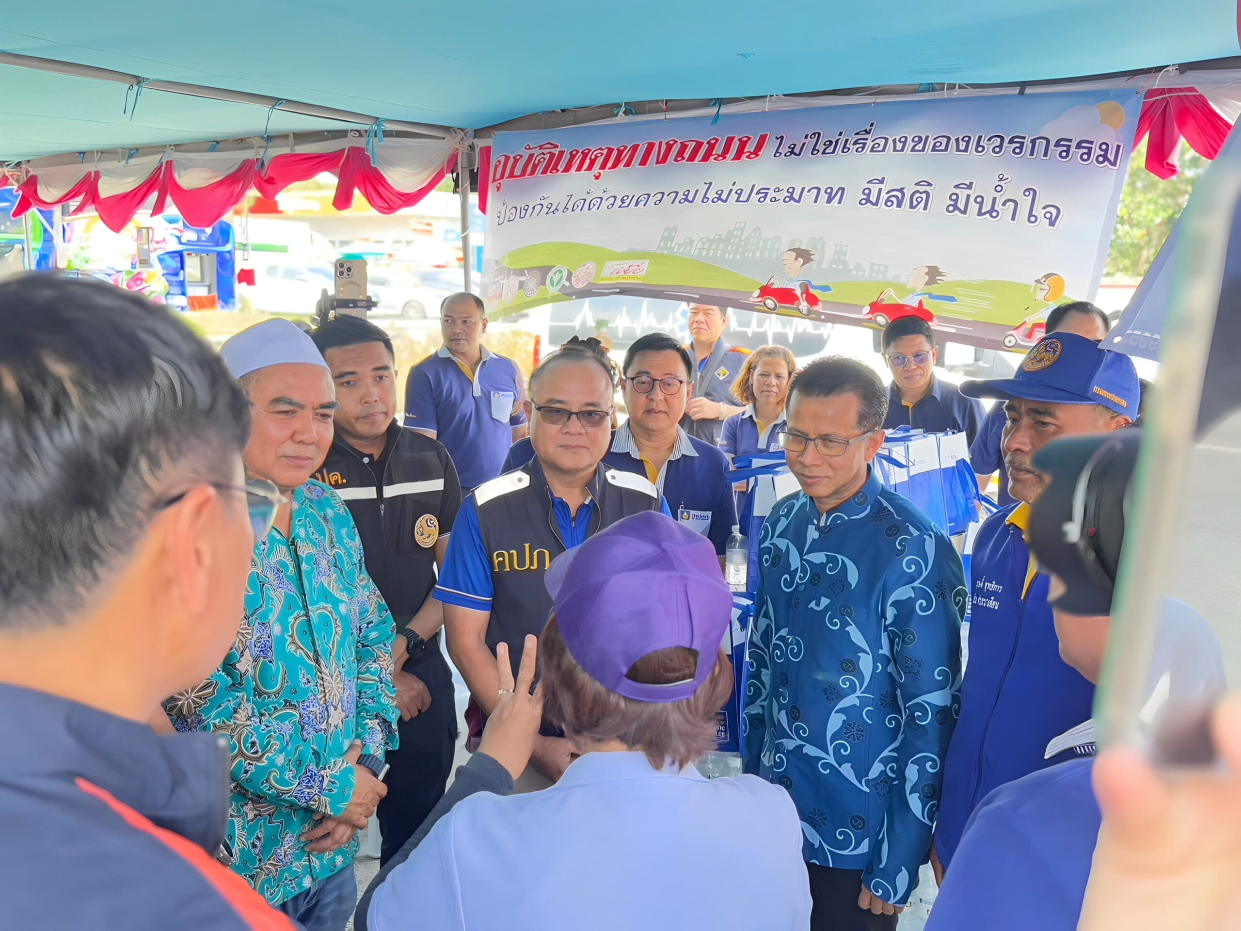 เลขาธิการ คปภ. ลงพื้นที่ตรวจเยี่ยมจุดบริการประชาชน จังหวัดนครศรีธรรมราช เตรียมพร้อมให้ความช่วยเหลือประชาชนด้านการประกันภัย เพื่อความปลอดภัยทางถนนช่วงเทศกาลปีใหม่ 2568