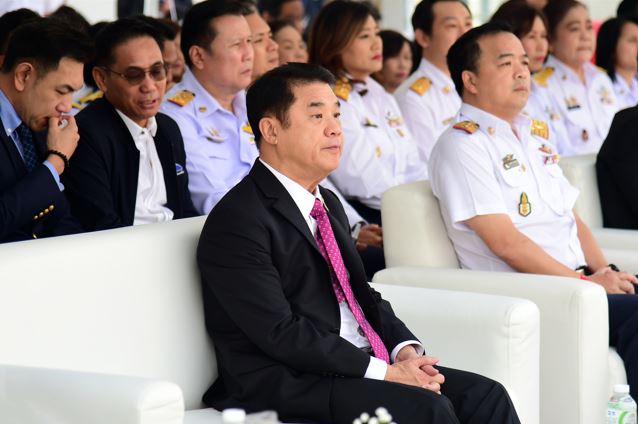 “สุริยะ” ปล่อยรถคันแรกใช้ “สะพานทศมราชัน” สะพานขึงข้ามแม่น้ำเจ้าพระยากว้างที่สุดในประเทศไทย ช่วยอำนวยความสะดวกในการเดินทางให้ประชาชน แก้ปัญหาการจราจรถนนพระราม 2 และทางด่วน คาดลดความแออัดเหลือ 75,325 คันต่อวัน