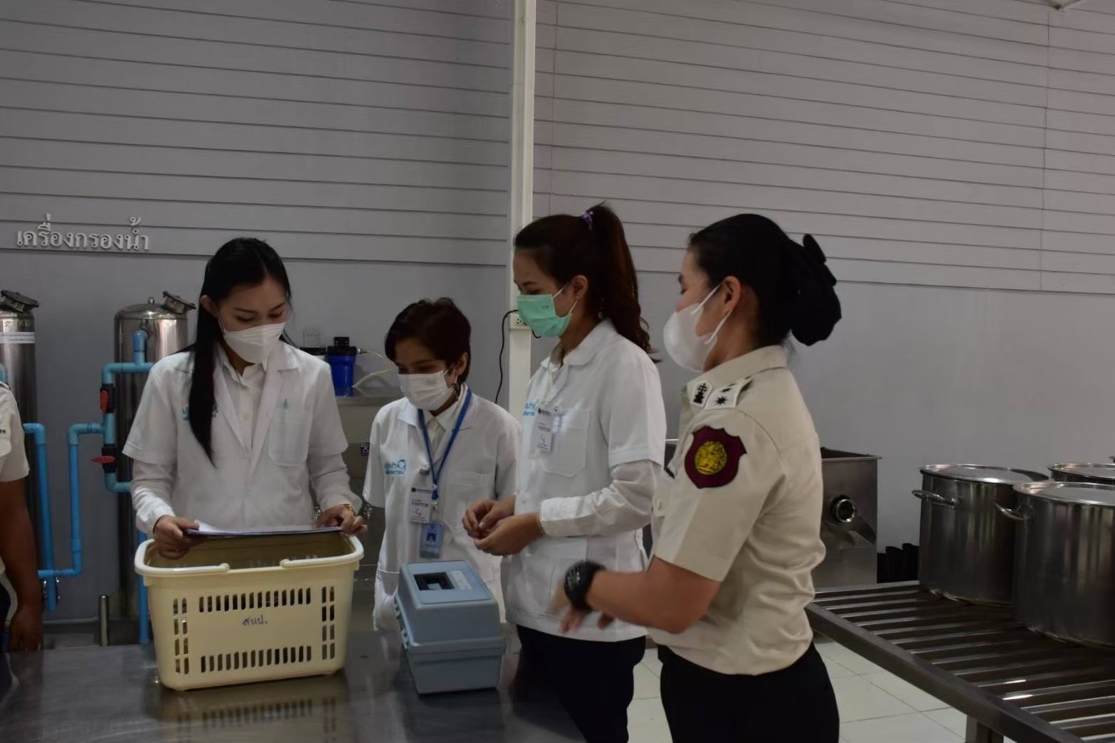 กปน. ร่วมมือ กรมราชทัณฑ์ ตรวจสอบคุณภาพน้ำ

ภายในเรือนจำและทัณฑสถาน 11 แห่ง เพื่อสุขภาวะที่ดีในช่วงหน้าร้อน