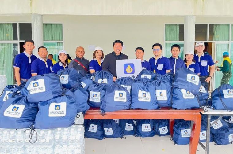 วิริยะประกันภัย มอบถุงยังชีพ – น้ำดื่ม แก่ผู้ประสบภัยน้ำท่วม อำเภอหาดใหญ่