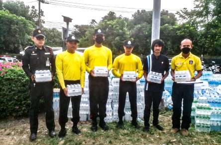 กรุงไทย-แอกซ่า ประกันชีวิต ร่วมปันน้ำใจ มอบน้ำดื่ม จำนวน 1,000 ขวด ช่วยเหลือผู้ประสบภัยแผ่นดินไหว และเจ้าหน้าที่ที่ช่วยเหลือผู้ที่ได้รับผลกระทบ ให้แก่เทศกิจเขตจตุจักร