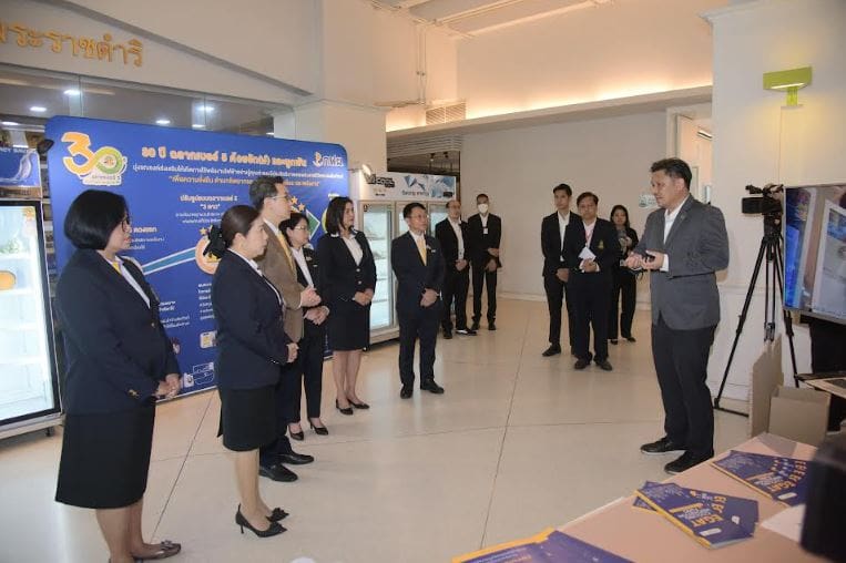 สำนักงาน กปร. - กฟผ. รวมพลังลดโลกร้อนใช้ตู้แช่รักษ์โลก
ยืดอายุเมล็ดพันธุ์พืชและผลิตภัณฑ์การเกษตร