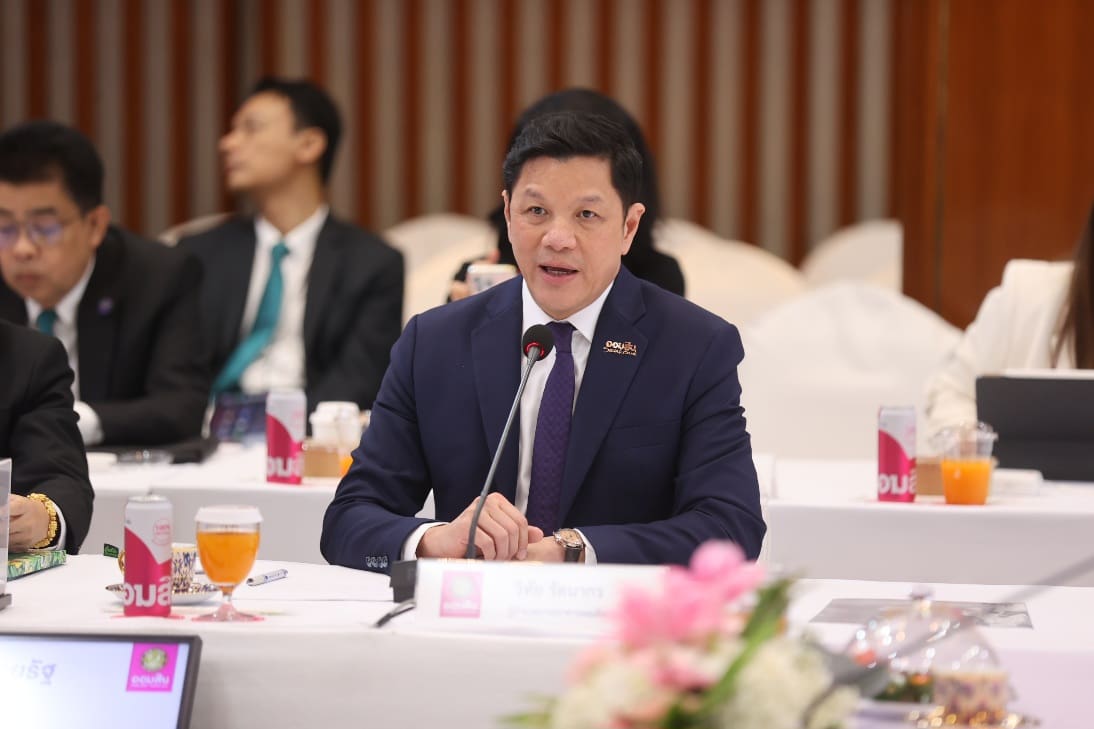 รัฐผุดมาตรการอุ้มภาคธุรกิจ สั่งแบงก์รัฐลดกำไร-ใส่งบช่วยเหลือผู้ประกอบการ-ลดดอกเบี้ย
ตั้งเป้าช่วยธุรกิจส่งออกตลาดสหรัฐ ซัพพลายเชน ผู้ผลิตแข่งขันกับสินค้านำเข้า รับมือวิกฤติกำแพงภาษี