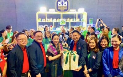 นายกรัฐมนตรี เยี่ยมชมบูธ ธ.ก.ส.ในงาน “ส่งตรงโอกาสถึงชุมชน โดยชุมชน เพื่อชุมชน”