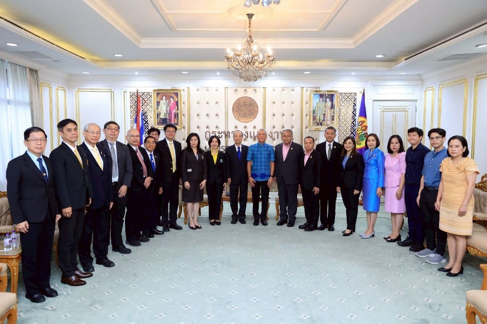 บอร์ดแพทย์ประกันสังคม ชุดที่ 17 เข้าพบ รมว. แรงงาน พร้อมดำเนินงานภายใต้แนวทาง “สานต่อ สร้างใหม่ ส่งเสริมนวัตกรรมทางการแพทย์”