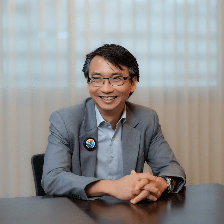 บทบาทไทยสู่ผู้นำจริยธรรม AI ระดับภูมิภาค: คุยกับ ดร.ชัยชนะ หัวเรือใหญ่ ETDA
"เรื่องของจริยธรรมเป็นหนึ่งในกลไกสำคัญที่เราต้องส่งเสริมควบคู่กับการใช้ AI ในประเทศไทย"              