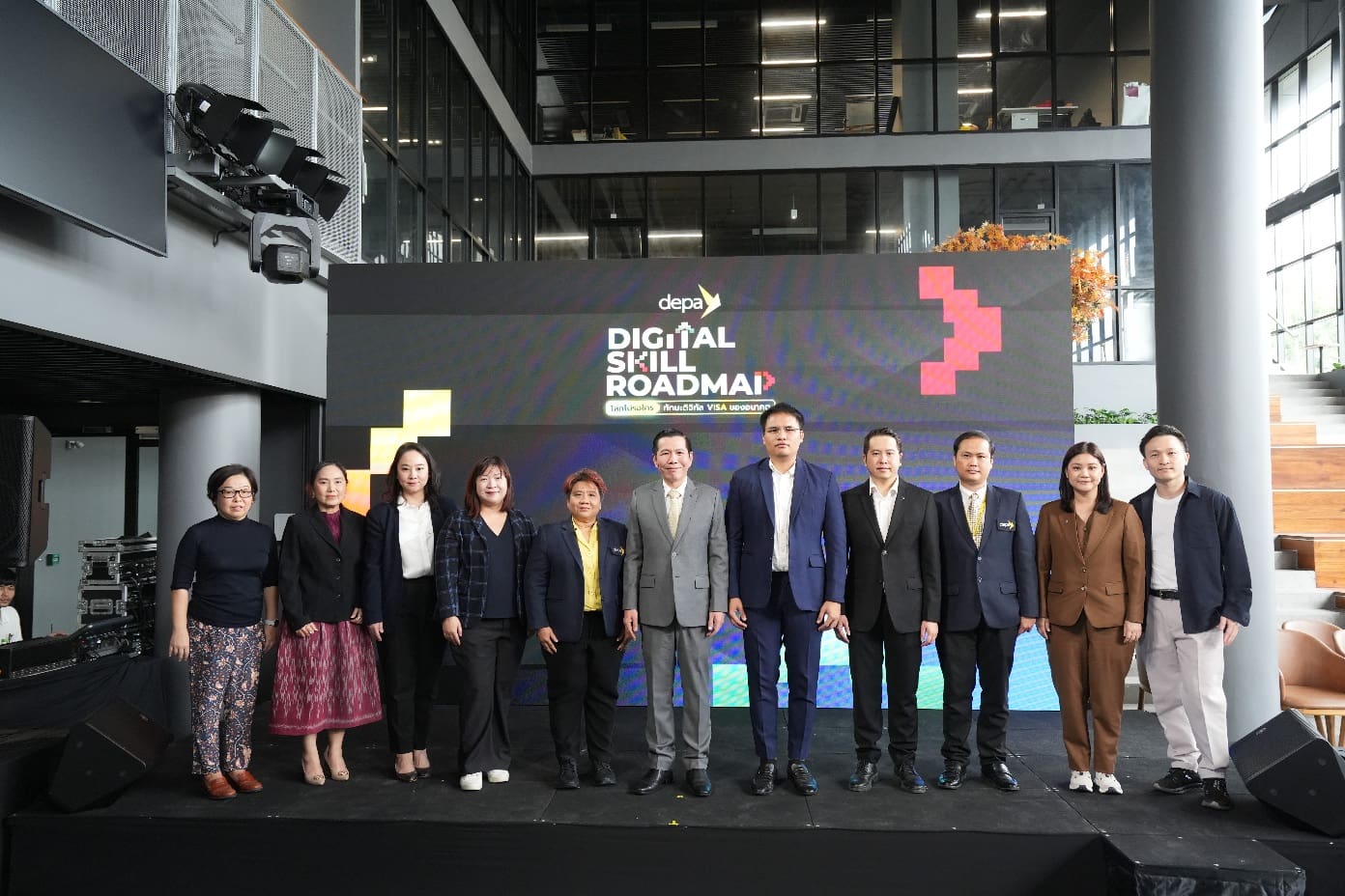 ดีป้า พลิกโฉมการพัฒนากำลังคนประเทศไทย
ชู Digital Skill Roadmap สร้างกำลังคนดิจิทัลเพิ่ม 1 ล้านคนต่อปี
พร้อมดึง Global Tech ร่วมพัฒนาหลักสูตร ตอบโจทย์ความต้องการอุตสาหกรรม