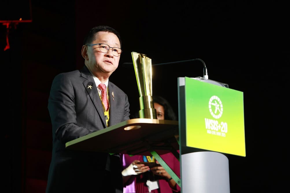ดีอี เผยศูนย์ AOC 1441 คว้ารางวัลชนะเลิศ “WSIS PRIZES 2025” จาก ITU