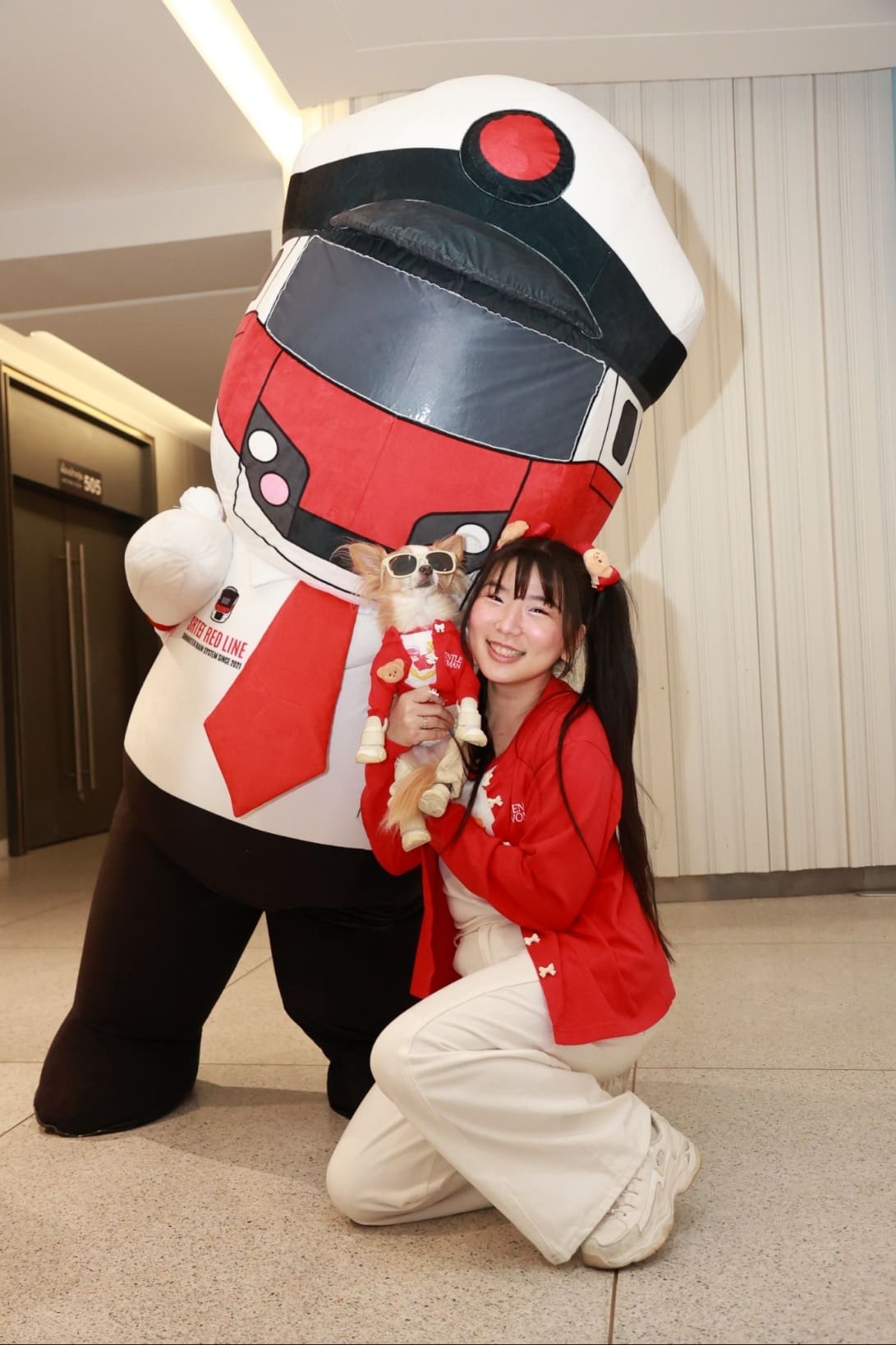 รฟฟท. จัดโครงการ CSR  "สายสีแดงร่วมส่งต่อลมหายใจให้น้องหมาน้องแมว" พร้อมมอบเงินสนับสนุน ให้แก่คณะสัตวแพทยศาสตร์ มหาวิทยาลัยเกษตรศาสตร์