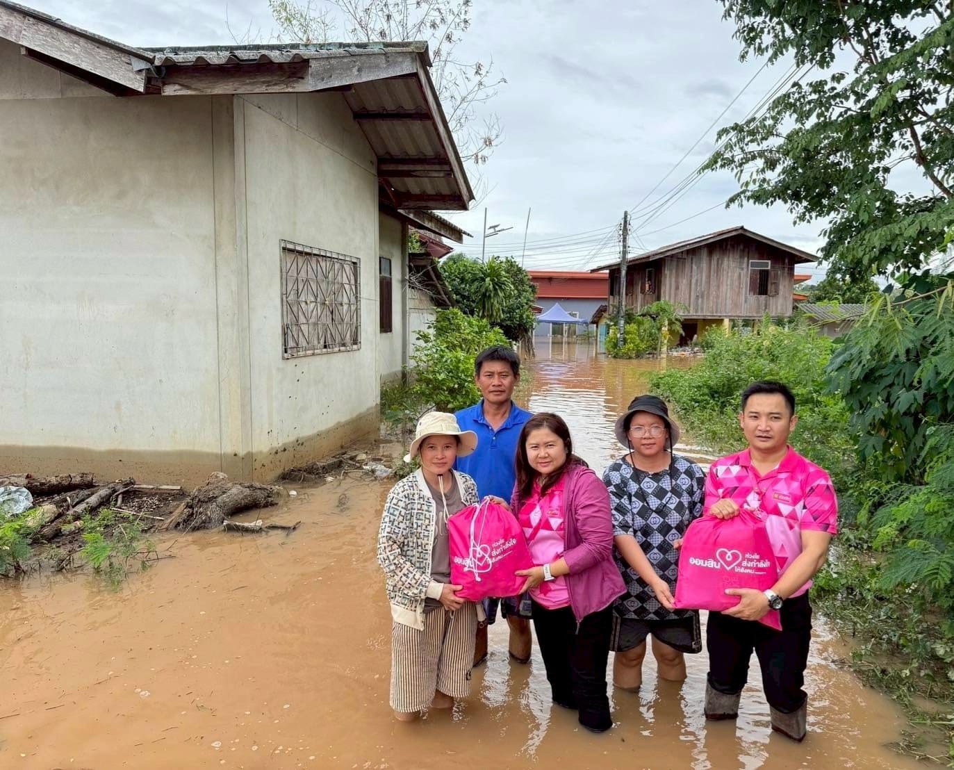 ออมสิน มอบเงิน 7.5 แสนบาท ช่วยผู้ประสบภัยน้ำท่วม 5 จังหวัดภาคเหนือ

