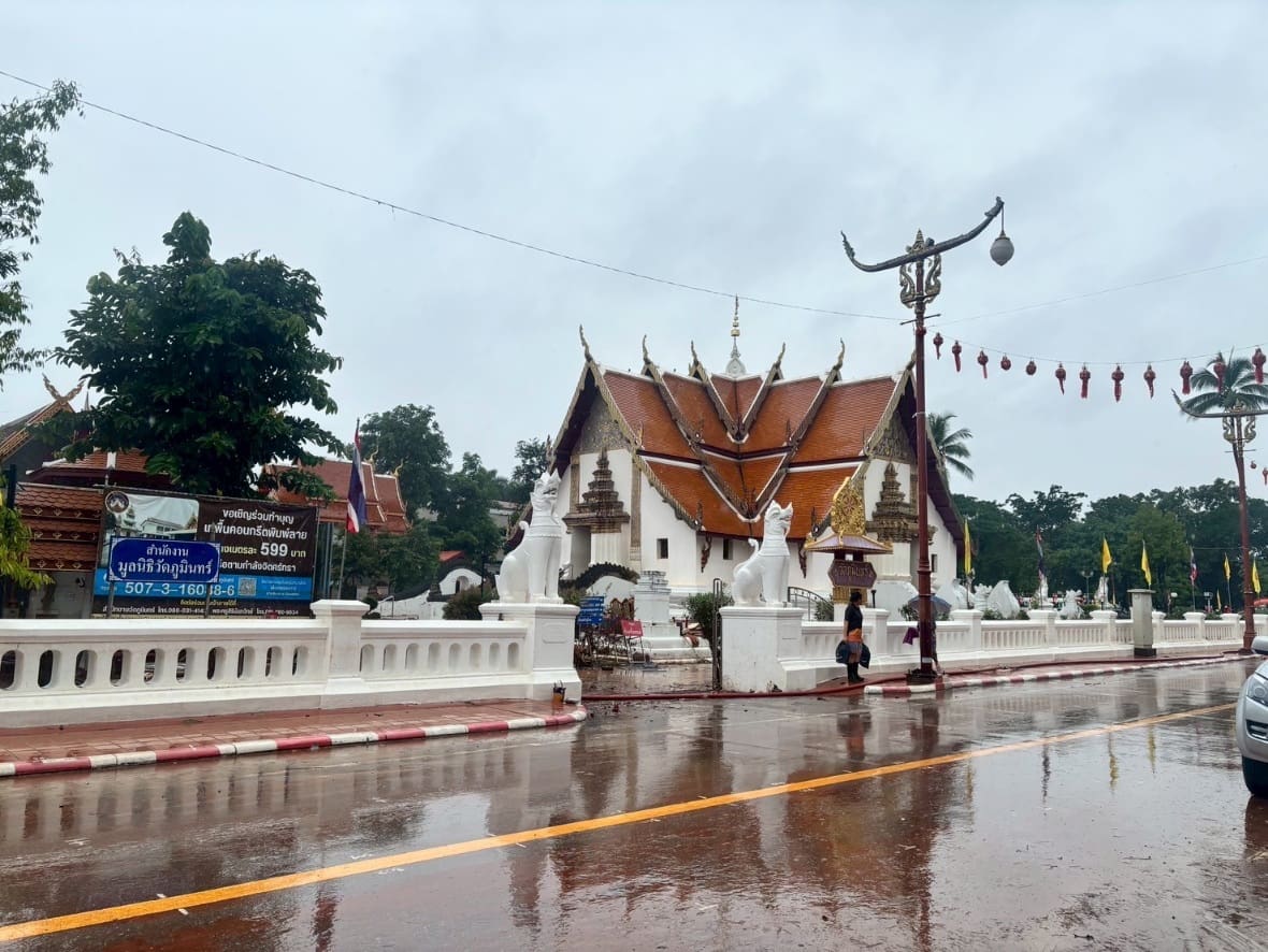 ออมสิน ช่วยไม่พัก! ส่งทีมจิตอาสาฟื้นฟูน้ำท่วมวัด - รพ. ใน จ.น่าน

