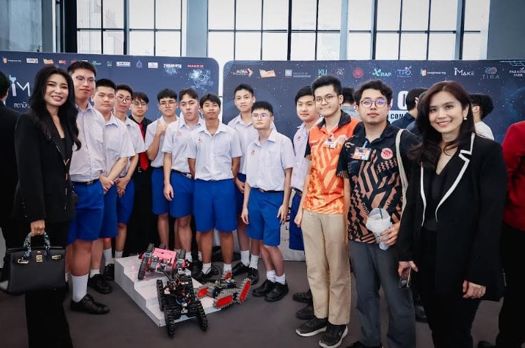 เอไอเอ ประเทศไทย จับมือ ดีป้า (depa) สนับสนุนโครงการ Coding Thailand 2025: AI-Driven Future

มุ่งพัฒนาทักษะด้าน Coding ให้แก่เยาวชนไทยทั่วประเทศ

