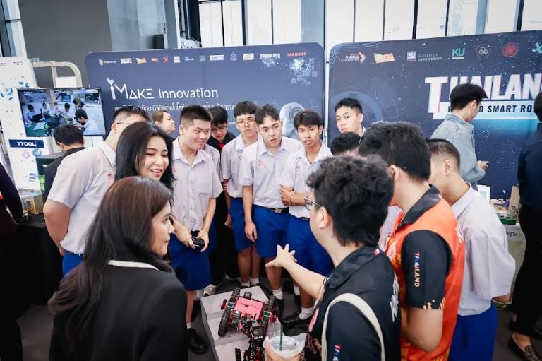 เอไอเอ ประเทศไทย จับมือ ดีป้า (depa) สนับสนุนโครงการ Coding Thailand 2025: AI-Driven Future

มุ่งพัฒนาทักษะด้าน Coding ให้แก่เยาวชนไทยทั่วประเทศ

