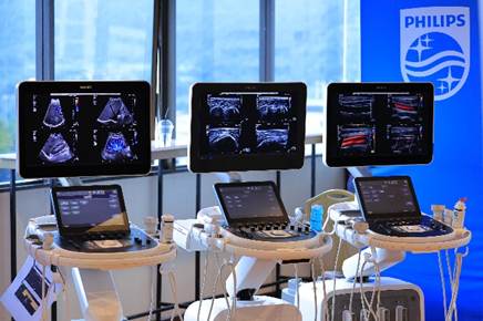ฟิลิปส์ ร่วมสนับสนุนความร่วมมือทางวิชาการด้านรังสีวิทยา ในงาน “CMU-PSU Abdominal Radiology Collaboration Meeting 2025”

ส่งเสริมการแลกเปลี่ยนความรู้ด้านการตรวจวินิจฉัยในช่องท้อง

หวังเพิ่มการเข้าถึงระบบสาธารณสุข ยกระดับศักยภาพของบุคลากรทางการแพทย์ หลังพบผู้ป่วยโรคมะเร็งตับเพิ่มขึ้น
