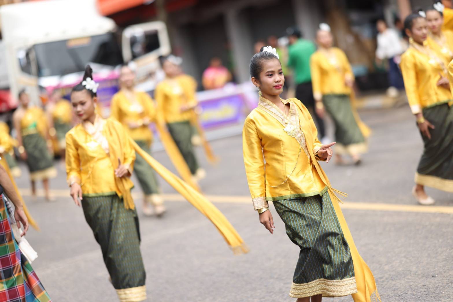 ธ.ก.ส. ร่วมขบวนประเพณีแห่เทียนพรรษา จังหวัดอุบลราชธานี 2568