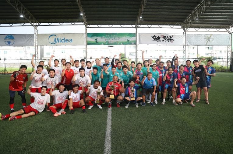 ภาคธุรกิจประกันชีวิตจัดการแข่งขันฟุตบอลกระชับมิตรเสริมสร้างความสัมพันธ์บุคลากร