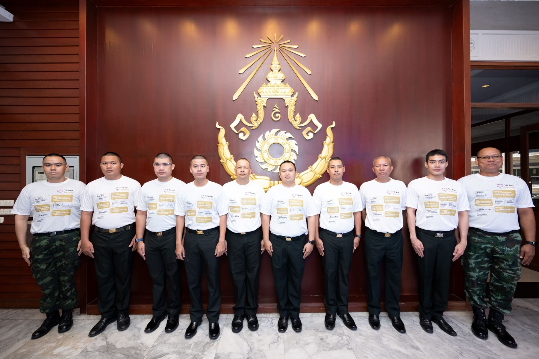 เซ็นทรัลพัฒนา ขอเป็นตัวแทนคนไทย ส่งกำลังใจถึงแนวหน้า มอบเสื้อ สกรีนคำขอบคุณจากหัวใจคนไทยถึง “ฮีโร่ของชาติ”