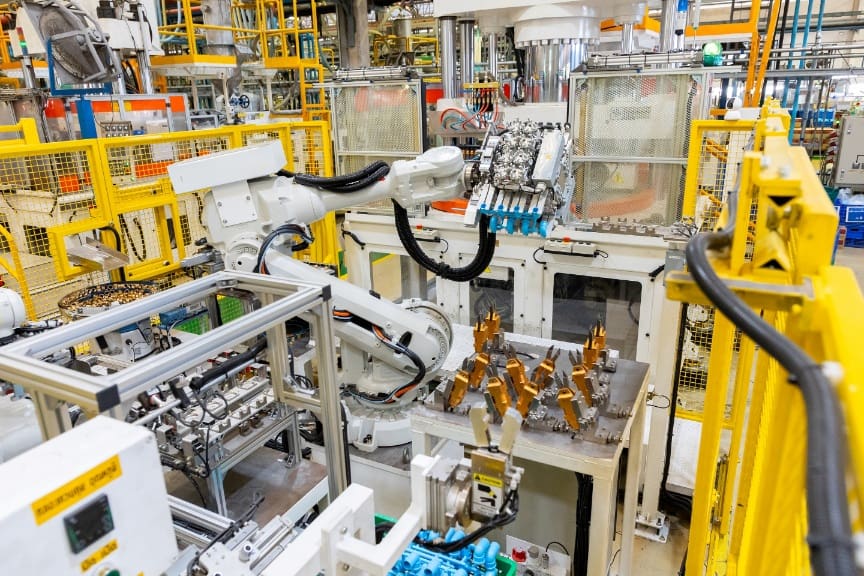 เอสซีจี เผยผลประกอบการไตรมาส 2 และครึ่งปีแรก 68 ปรับตัวดีต่อเนื่อง กระแสเงินสดแกร่งขึ้น หนี้ลด
ครึ่งปีหลังเร่งเครื่องฝ่าพายุเศรษฐกิจโลก ชูฐานผลิตหลากหลายใน “อาเซียน”
“ลดต้นทุน” แข่งขันกับผู้ผลิตระดับโลก ดัน “สินค้า Smart Value - HVA - Green” รุกตลาดเติบโต
เคาะเงินปันผลระหว่างกาล 2.50 บาท/หุ้น