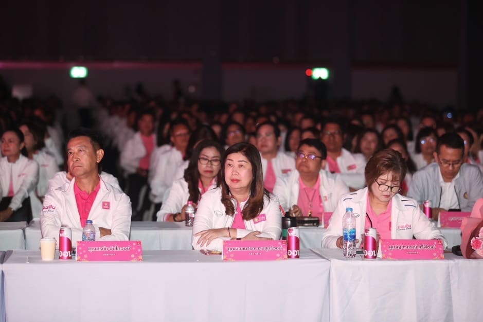 ออมสินขับเคลื่อนงานครึ่งปีหลังเชิงรุก เดินหน้ายุทธศาสตร์ Social Bank ไร้รอยต่อ 
ลุยธุรกิจสินเชื่อ-เงินฝาก สร้างนวัตกรรมการเงินเพื่อสังคม ตั้งเป้าสิ้นปีได้ Social Impact กว่า 17,000 ลบ. 

