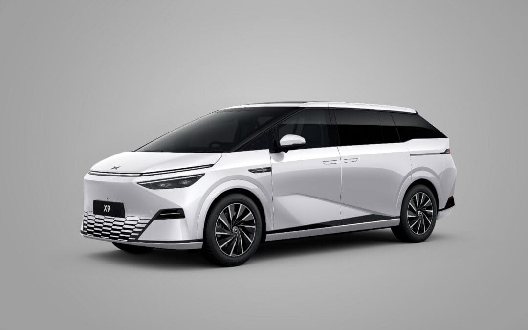 XPENG X9 ขึ้นแท่นอันดับ 1 รถตู้ไฟฟ้าพรีเมียม ด้วยยอดส่งมอบสะสมกว่า 1,500 คันทั่วประเทศ พร้อมต่อยอดความสำเร็จ เปิดตัวรุ่น ‘Executive’ ฟังก์ชันครบ ตอบโจทย์ทั้งกลุ่มผู้บริหาร และครอบครัว ด้วยราคา 2.499 ล้านบาท