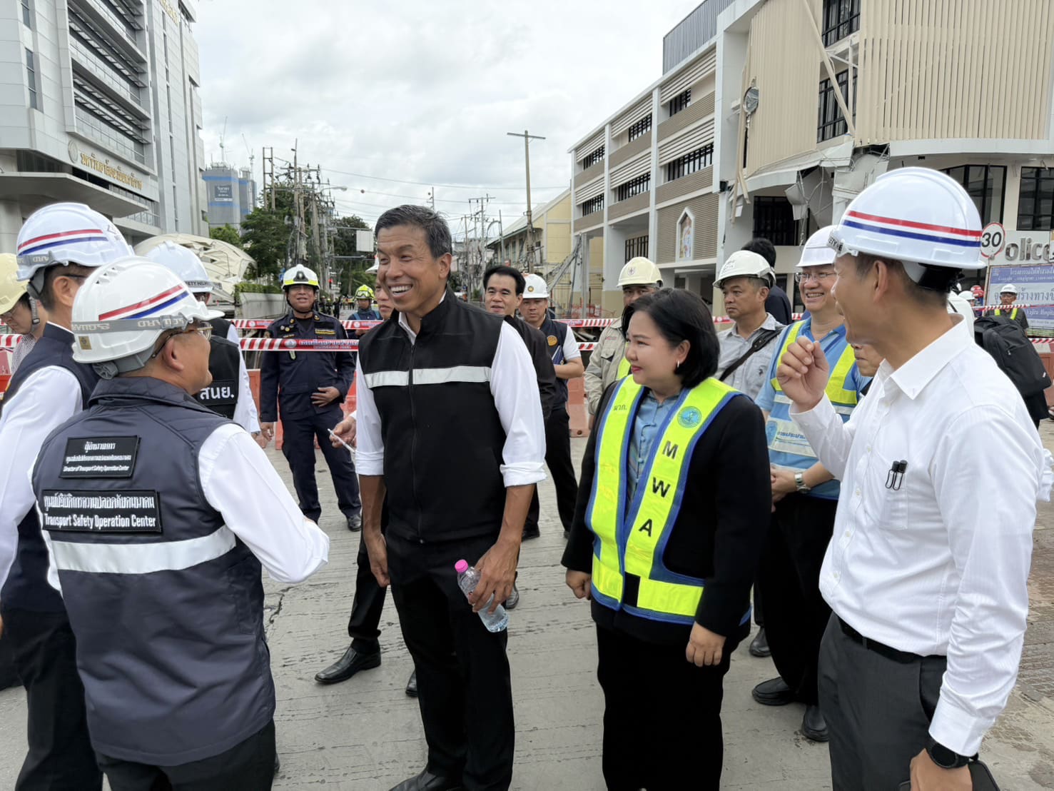 กปน. เร่งบรรเทาผลกระทบผู้ใช้น้ำ จากเหตุถนนสามเสนทรุดตัว กระทบท่อประปาแตกรั่ว