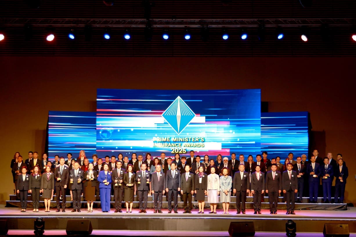วิริยะประกันภัย คว้า 3 รางวัล “บริหารงานดีเด่น – ตัวแทนประกันวินาศภัยดีเด่น”
ภายในพิธีมอบรางวัลประกันภัยดีเด่นครบวงจร ประจำปี 2568