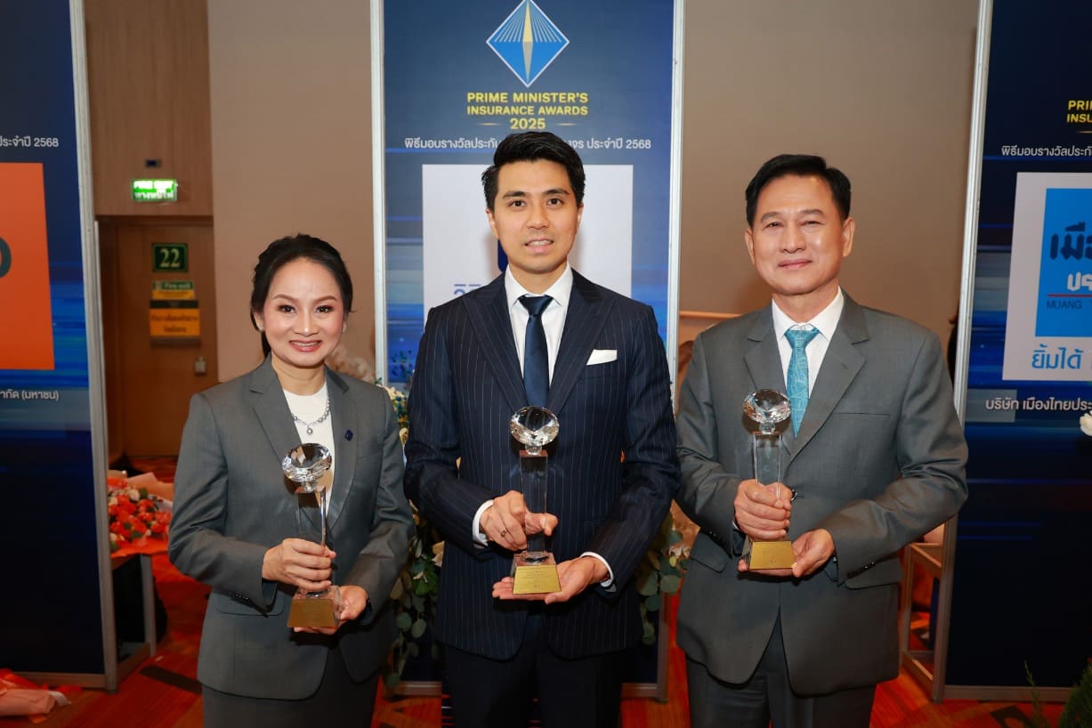 วิริยะประกันภัย คว้า 3 รางวัล “บริหารงานดีเด่น – ตัวแทนประกันวินาศภัยดีเด่น”
ภายในพิธีมอบรางวัลประกันภัยดีเด่นครบวงจร ประจำปี 2568