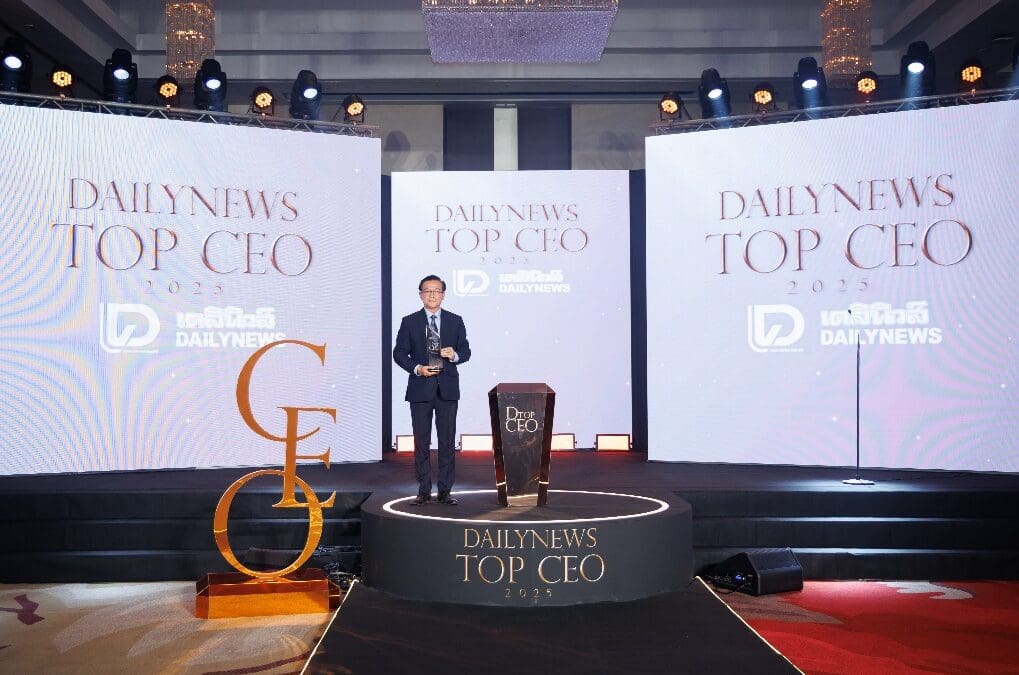 ทิพยประกันภัยปลื้ม! ดร.สมพร สืบถวิลกุล คว้ารางวัลอันทรงเกียรติ “DAILYNEWS TOP CEO 2025” ตอกย้ำความเป็นผู้นำธุรกิจประกันวินาศภัยแห่งปี