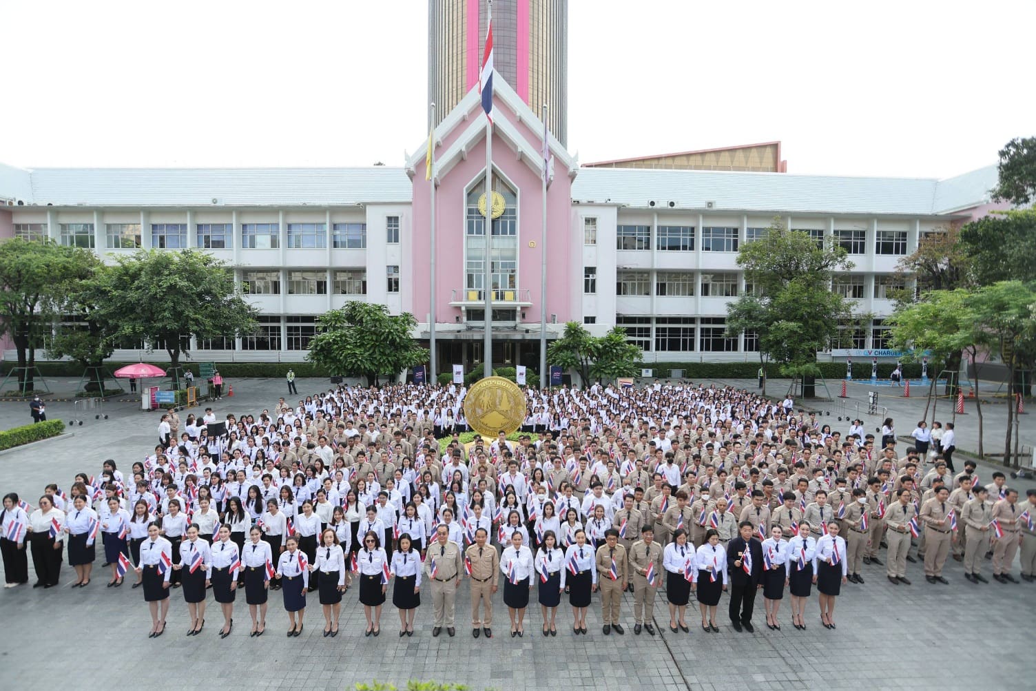 ออมสินรวมพลังทั่วประเทศ ร่วมเคารพธงชาติ เนื่องในวันพระราชทานธงชาติไทย ครบรอบ 108 ปี
