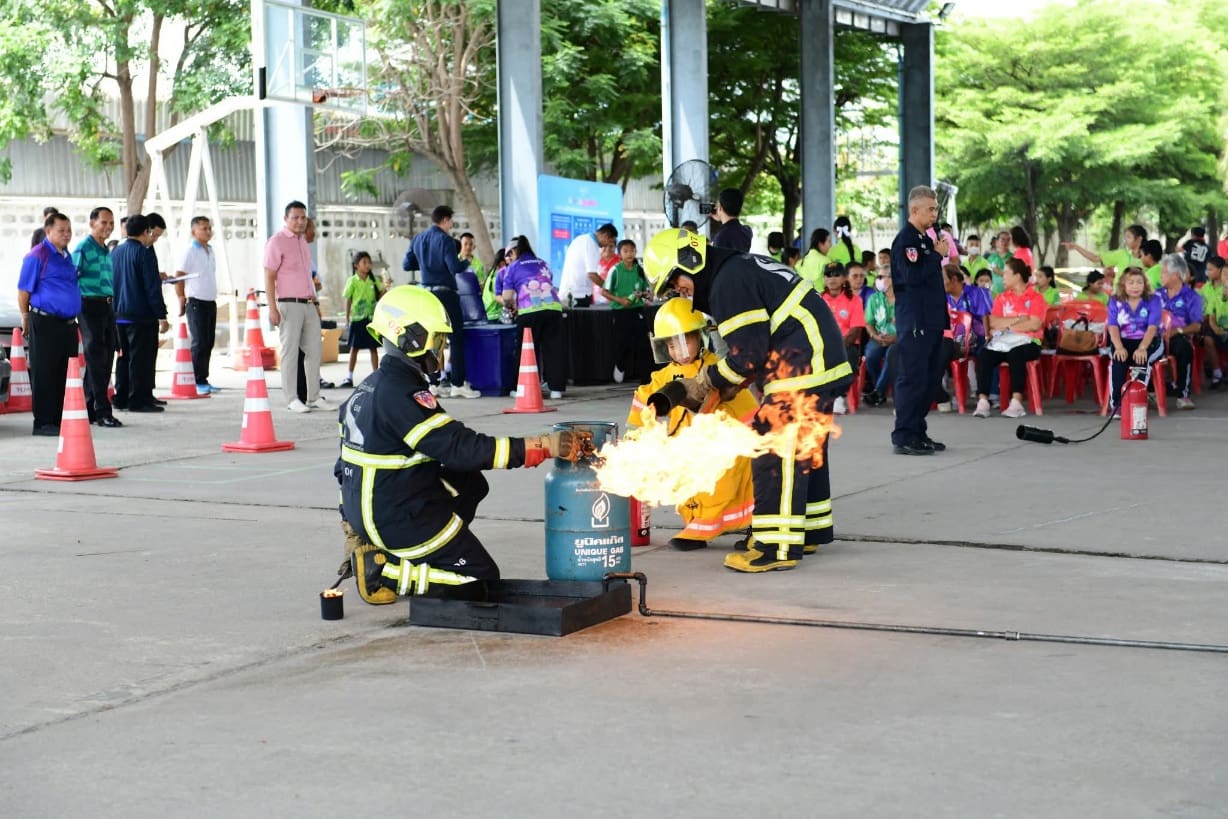 กทพ. จัดกิจกรรมการสร้างชุมชนเครือข่ายเป็นมิตรกับทางพิเศษและกิจกรรมการฝึกซ้อมการป้องกันและระงับอัคคีภัยทางพิเศษกาญจนาภิเษก ประจำปี 2568