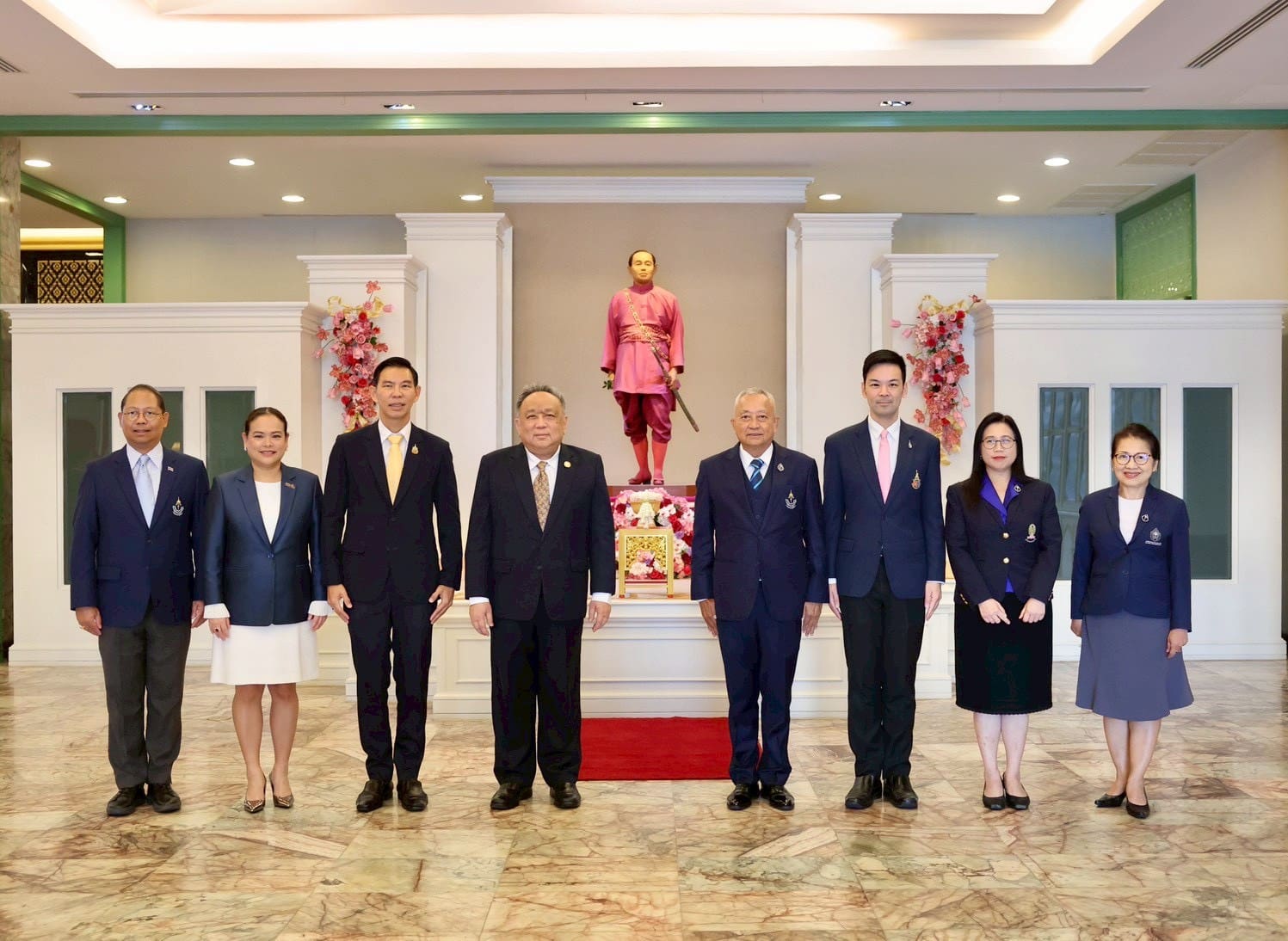 ออมสิน สนับสนุนการจัดงานเฉลิมพระเกียรติ "พระผู้มาก่อนกาล : A King Ahead of the Times” เนื่องในอภิลักขิตสมัย 100 ปี วันสวรรคต พระบาทสมเด็จพระมงกุฎเกล้าเจ้าอยู่หัว
