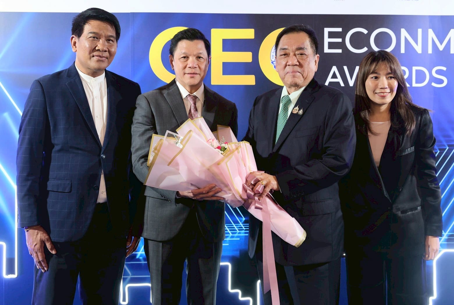 ออมสิน แสดงความยินดีผู้ว่าการธนาคารแห่งประเทศไทย ในโอกาสได้รับรางวัลสุดยอดซีอีโอขวัญใจสื่อมวลชน 2 ปีซ้อน
