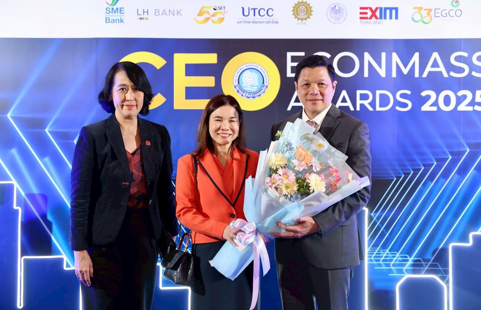 ออมสิน แสดงความยินดีผู้ว่าการธนาคารแห่งประเทศไทย ในโอกาสได้รับรางวัลสุดยอดซีอีโอขวัญใจสื่อมวลชน 2 ปีซ้อน
