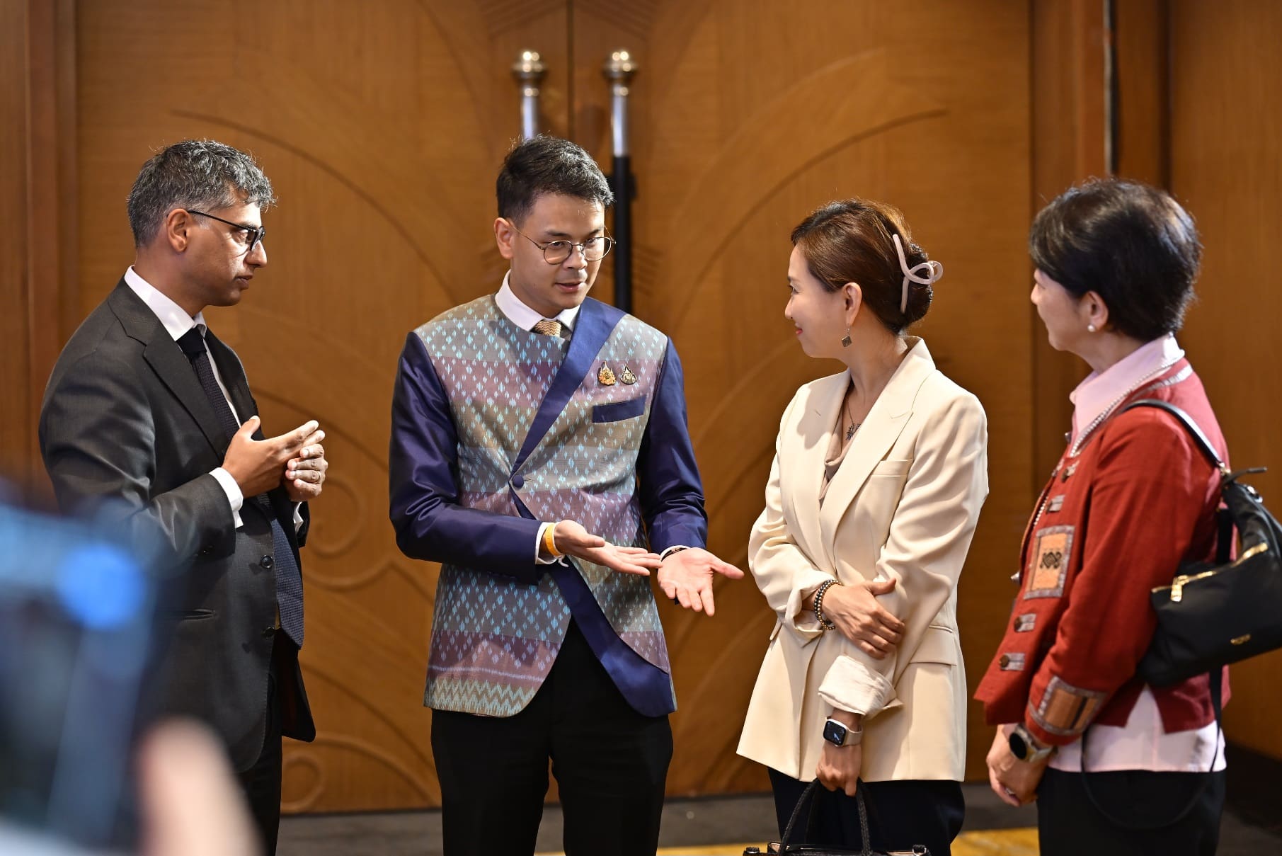 รมว.ดีอี จับมือ ASEAN และ UNESCO เปิดเวทีหารือ เร่งพัฒนามาตรการร่วมกำหนด “อนาคตธรรมาภิบาลแพลตฟอร์มดิจิทัล” สู่กรอบความร่วมมือระดับภูมิภาค