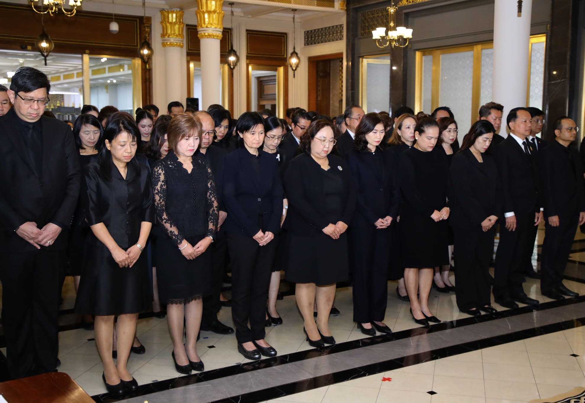 ออมสิน แสดงความอาลัยถวายแด่สมเด็จพระนางเจ้าสิริกิติ์ พระบรมราชินีนาถ พระบรมราชชนนีพันปีหลวง