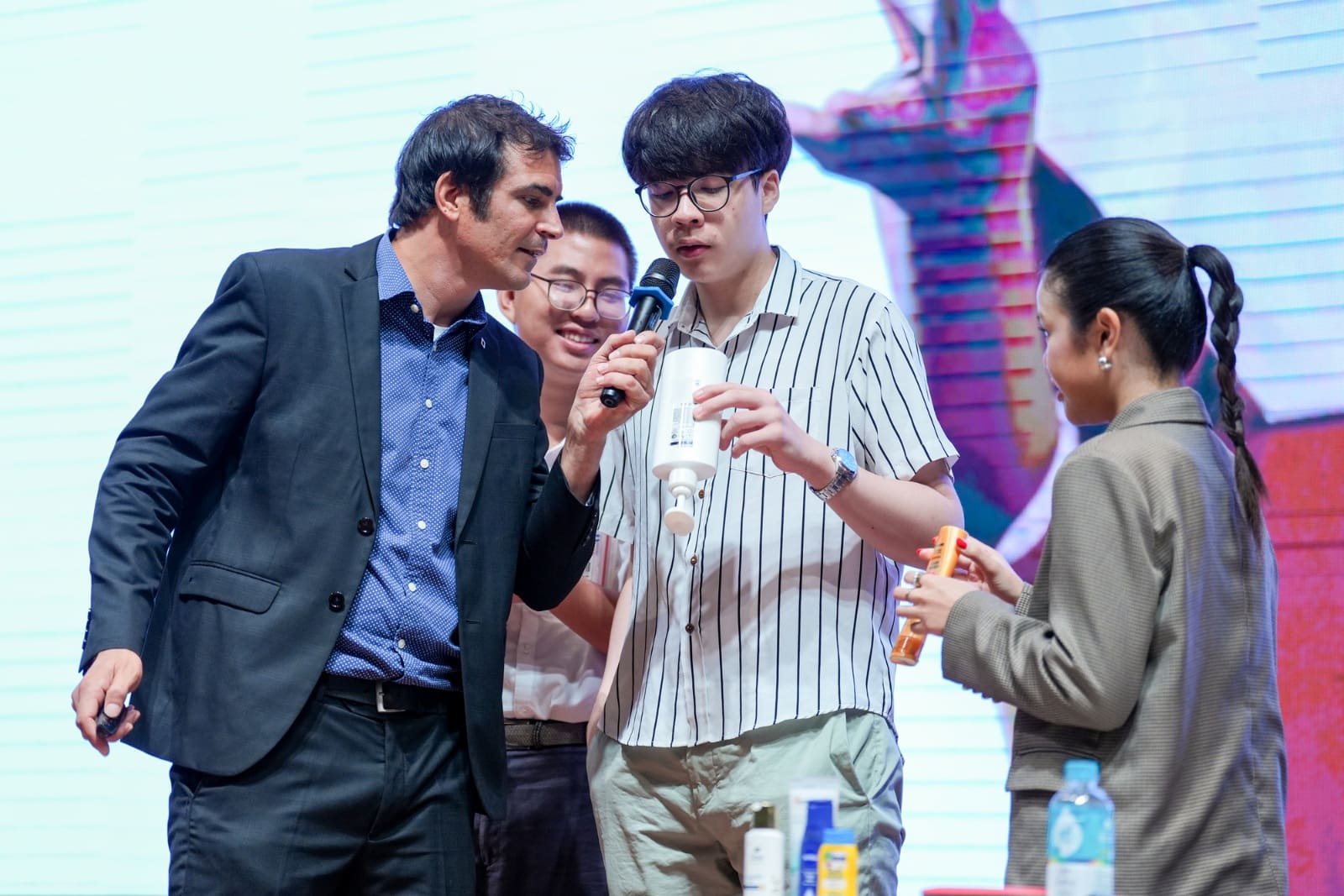 ม.รังสิตจัดบรรยายพิเศษ “มาเรียนรู้ทักษะเพื่ออนาคตที่ยั่งยืน” โดยผู้เชี่ยวชาญจาก National Geographic 