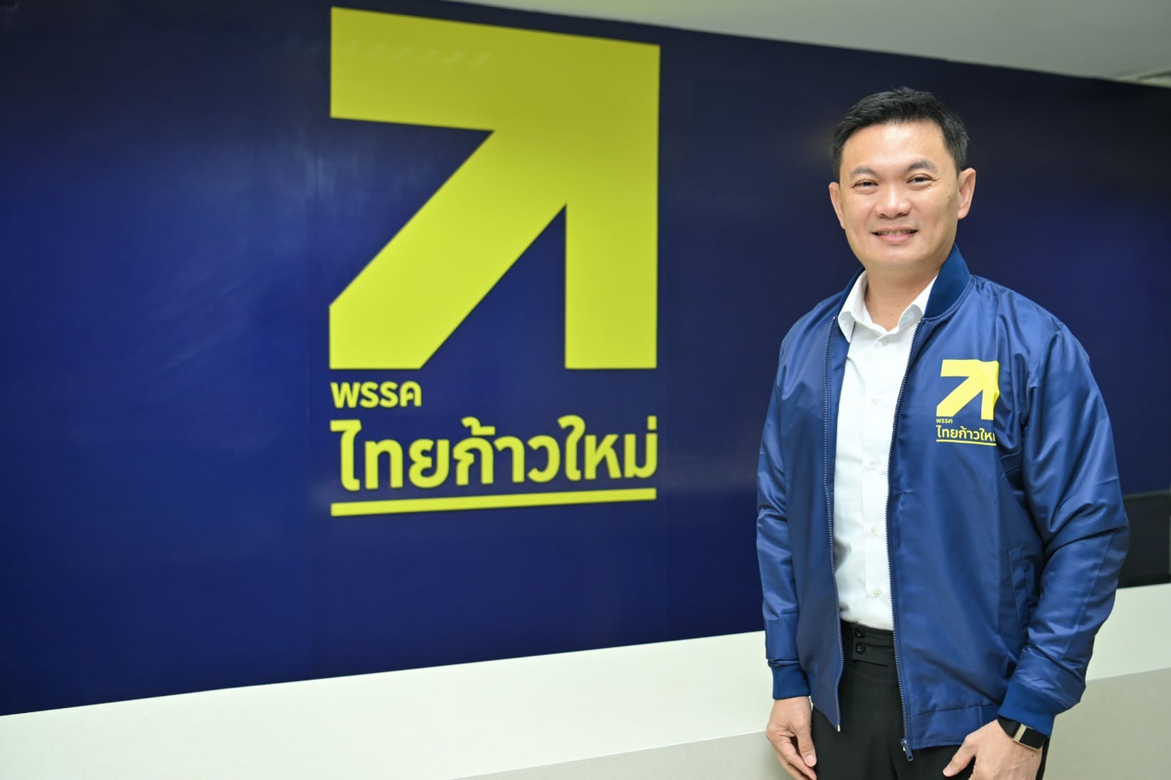 “ไทยก้าวใหม่” เปิดที่ทำการพรรค ปักหมุดเปลี่ยนประเทศไทย ลุยศึกเลือกตั้งทุกจังหวัด